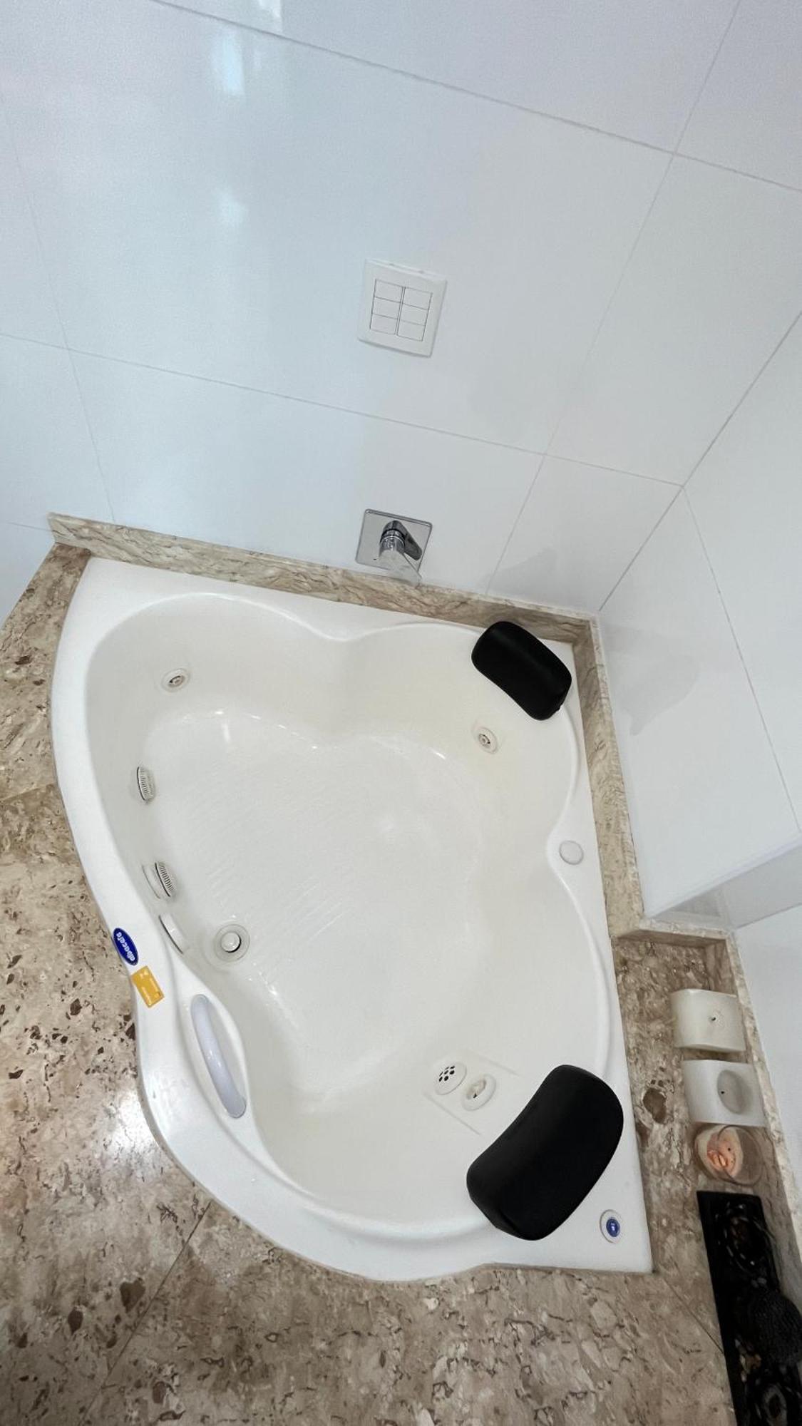 Cobertura Com Belissima Vista Para O Mar E Jacuzzi Itapema Esterno foto